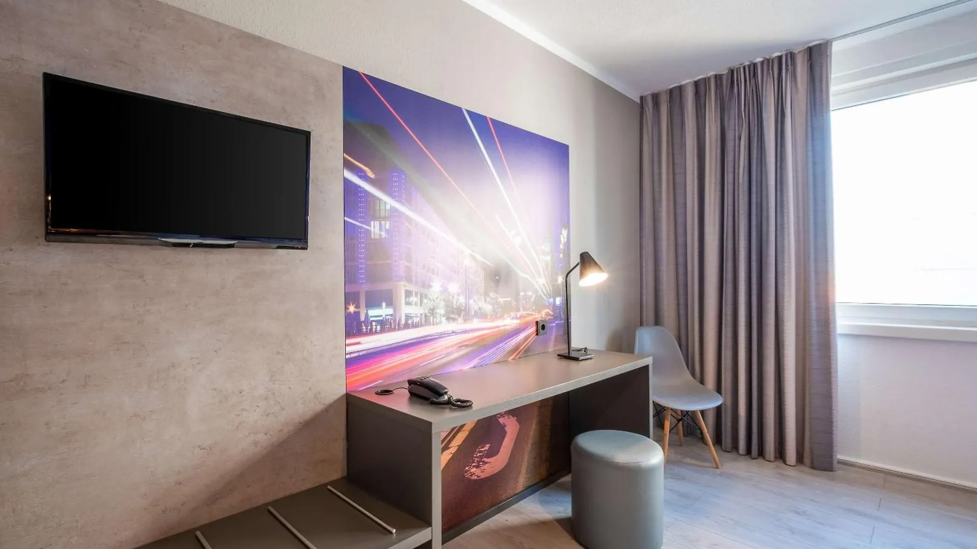 Hotel Berlin Lichtenberg 3*,