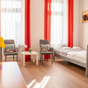 Apartment City Studio For 2, Near Sonnenallee