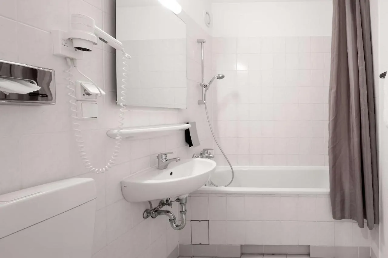 Hotel Berlin Lichtenberg 3*,  Germany